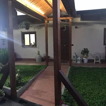 La Marchesa Нола